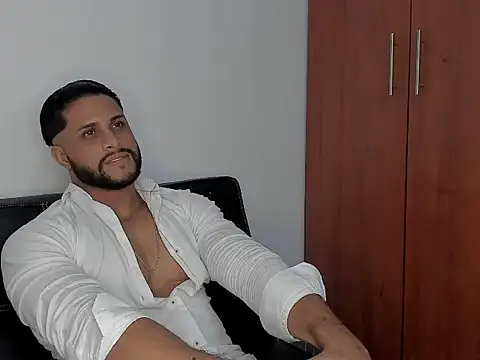 Pier Simons online show from September 2025 10:53:02 AM