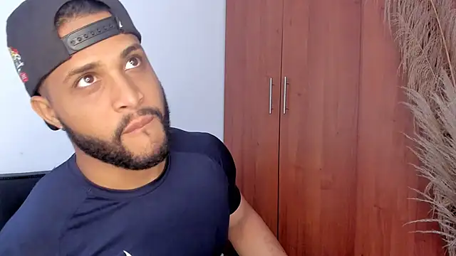 Pier Simons online show from November 2025 03:34:02 PM