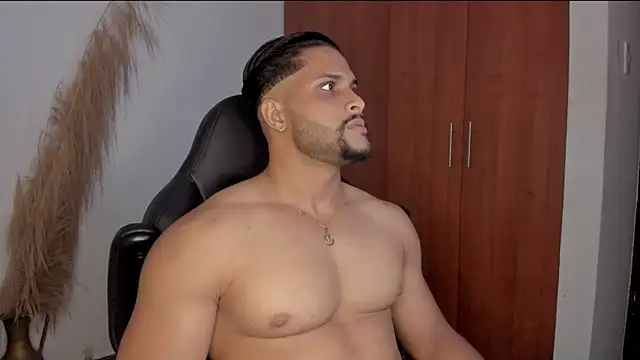 Snapshot of Pier_Simons chatting on June 2026 05:56:02 AM Pier Simons online show from June 2026 05:56:02 AM