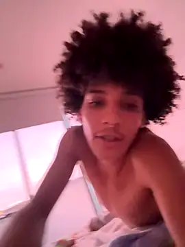 Max Rain online show from October 2025 10:30:01 PM