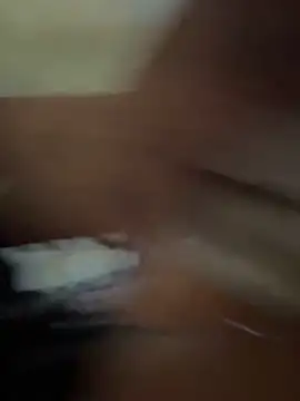 Chloe Leaozinho online show from April 2026 12:06:02 PM