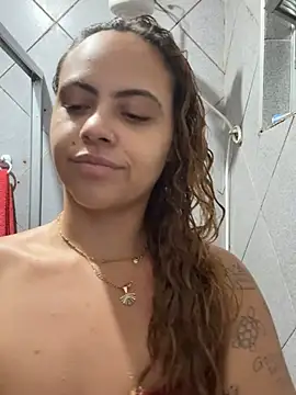 Chloe Leaozinho online show from April 2026 10:01:02 PM