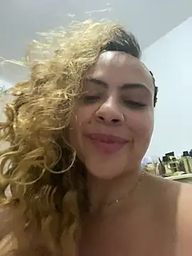 Snapshot of Chloe_Leaozinho chatting on July 2026 02:05:17 AM Chloe Leaozinho online show from July 2026 02:05:17 AM