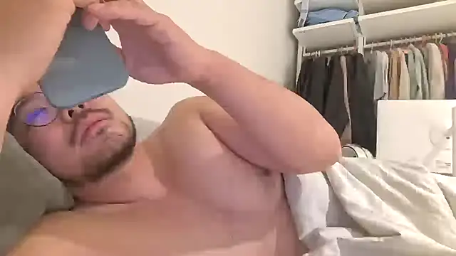 Snapshot of Bytheway0122 chatting on October 2025 12:39:02 PM Bytheway0122 online show from October 2025 12:39:02 PM