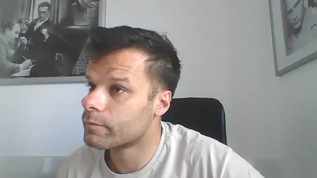 Snapshot of FROCETTO93 chatting on June 2026 07:32:01 AM FROCETTO93 online show from June 2026 07:32:01 AM
