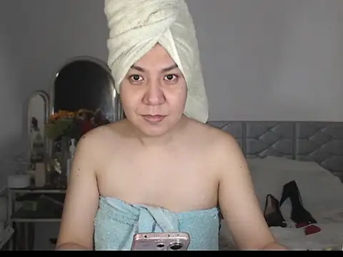 stellahugeX online show from October 2025 07:42:01 AM