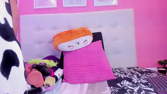 Willow Wright online show from February 2026 02:05:01 PM