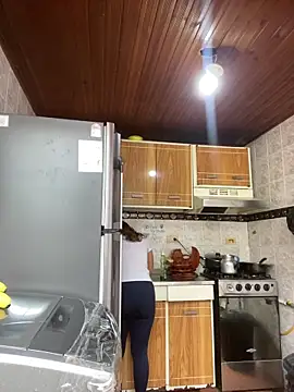 juliana-mancini online show from November 2025 05:22:01 PM