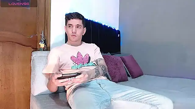 Matteo12  online show from January 2026 04:26:01 AM