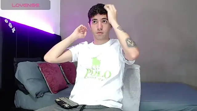 Matteo12  online show from February 2026 03:18:01 AM