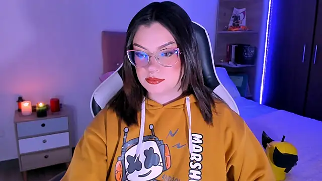 OphelianaRose33 online show from November 2025 09:31:02 PM