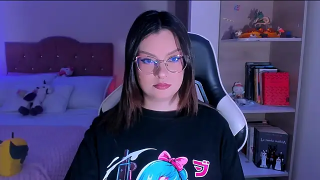 OphelianaRose33 online show from February 2026 10:39:01 PM