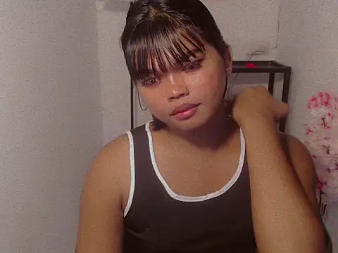 Snapshot of FROXXX21 chatting on July 2026 08:33:01 PM FROXXX21 online show from July 2026 08:33:01 PM