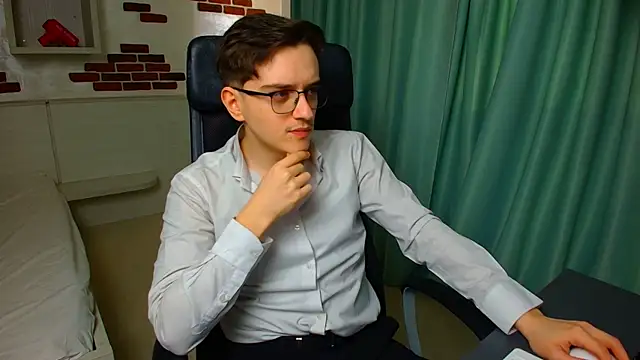 FelixStarkk online show from April 2026 04:37:02 AM