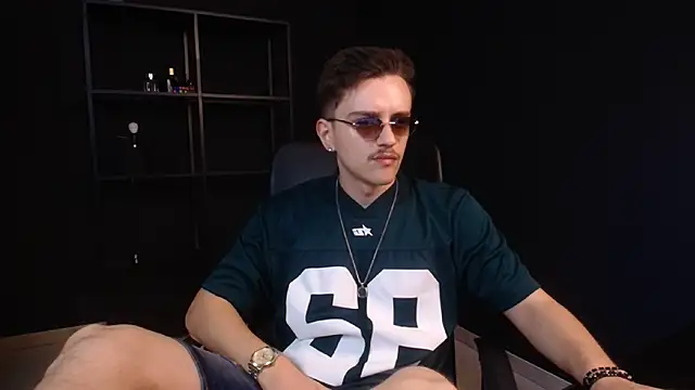 FelixStarkk online show from June 2026 04:15:01 AM