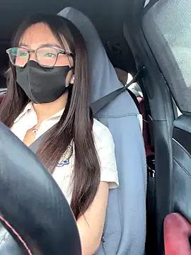 Linh 2004 online show from October 2025 05:52:02 AM