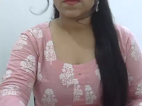 Snapshot of LIYO_ chatting on June 2026 06:07:01 AM LIYO online show from June 2026 06:07:01 AM