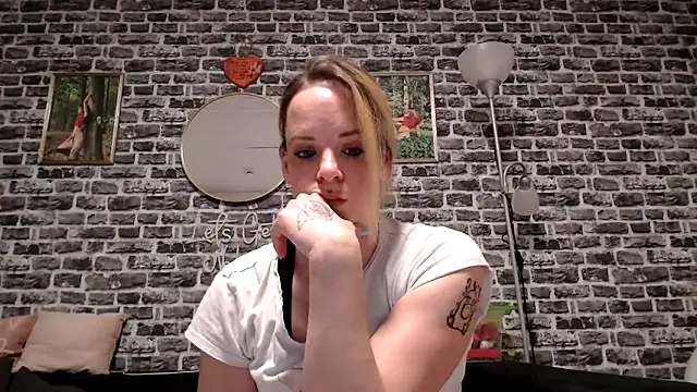 SexyMilf 37 online show from April 2026 08:11:01 PM