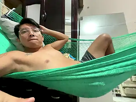 Snapshot of AlejXndroKD chatting on October 2025 06:52:02 PM AlejXndroKD online show from October 2025 06:52:02 PM