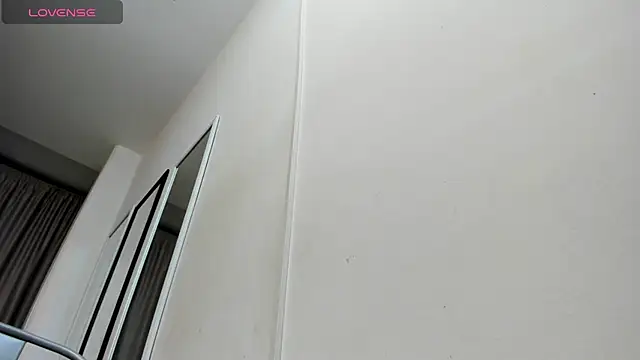 Alysa Escobar online show from September 2025 08:20:02 PM