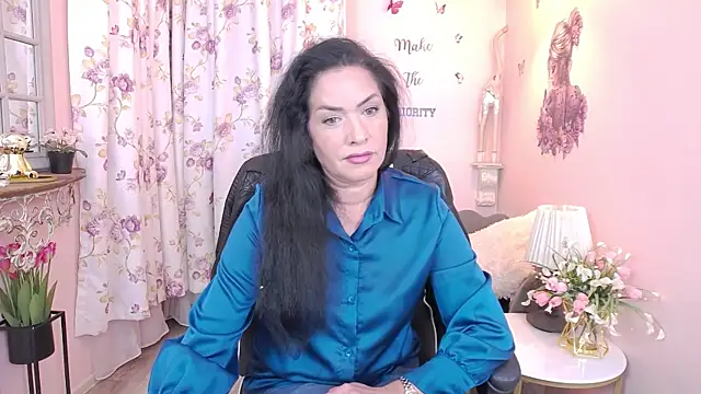 MyLovOne online show from November 2025 01:33:02 PM