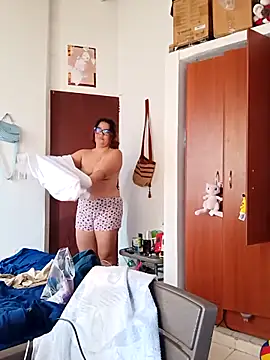 Snapshot of saenz_eymi chatting on February 2026 02:06:02 PM saenz eymi online show from February 2026 02:06:02 PM