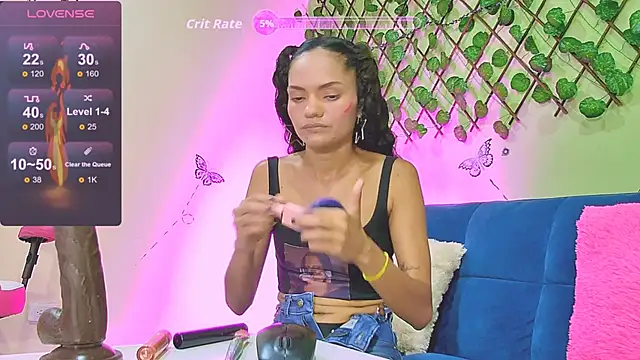 Karen Ariass online show from November 2025 02:06:02 PM