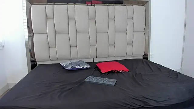 Snapshot of Enzo_issis chatting on October 2025 06:20:01 PM Enzo issis online show from October 2025 06:20:01 PM