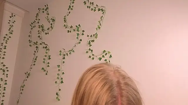 EditaHedley online show from October 2025 03:07:02 AM