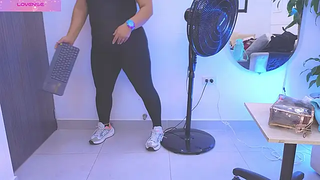 Daisy Price online show from March 2026 10:53:01 AM