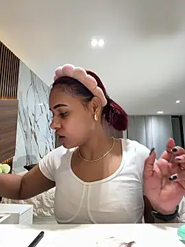Snapshot of DollyBrowncc chatting on June 2026 02:27:02 AM DollyBrowncc online show from June 2026 02:27:02 AM