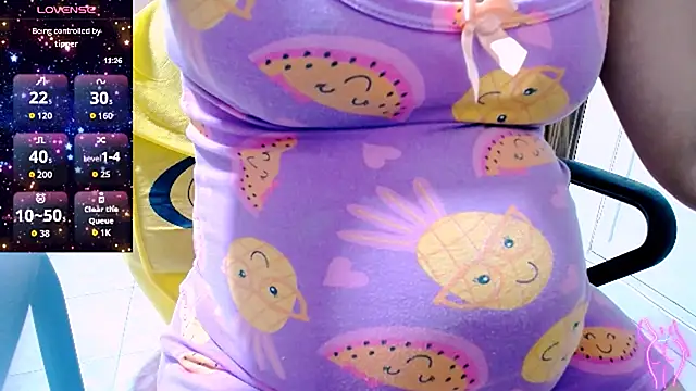 charlothee12 online show from October 2025 04:32:01 AM