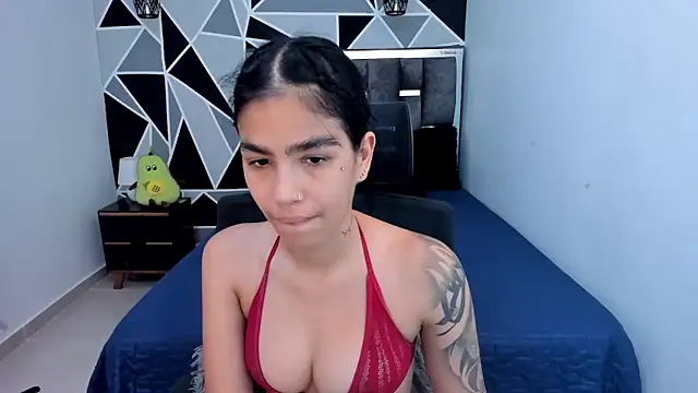 Snapshot of valeria-duarte chatting on April 2026 07:27:02 PM valeria-duarte online show from April 2026 07:27:02 PM