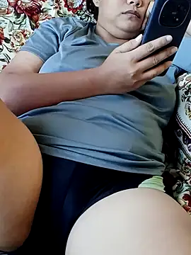 yuana25 online show from April 2026 06:05:01 AM