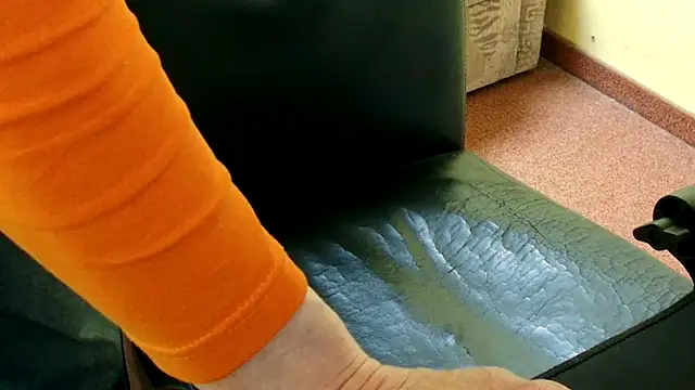 k74robert online show from April 2026 01:38:02 PM