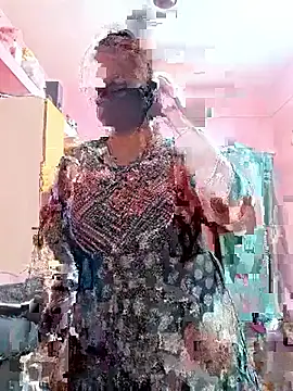 Snapshot of biggbobbsgirl chatting on September 2025 05:51:01 PM biggbobbsgirl online show from September 2025 05:51:01 PM