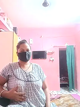 Snapshot of biggbobbsgirl chatting on October 2025 06:27:01 PM biggbobbsgirl online show from October 2025 06:27:01 PM