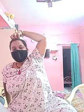 Snapshot of biggbobbsgirl chatting on November 2025 04:17:01 PM biggbobbsgirl online show from November 2025 04:17:01 PM