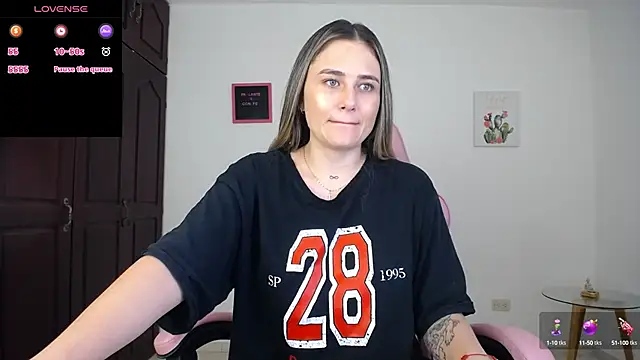 Snapshot of Veronika__Winslow_ chatting on September 2025 06:47:02 AM Veronika Winslow online show from September 2025 06:47:02 AM