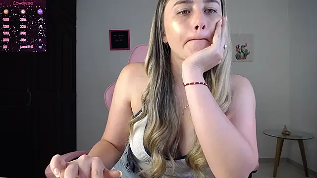 Snapshot of Veronika__Winslow_ chatting on September 2025 05:53:02 AM Veronika Winslow online show from September 2025 05:53:02 AM