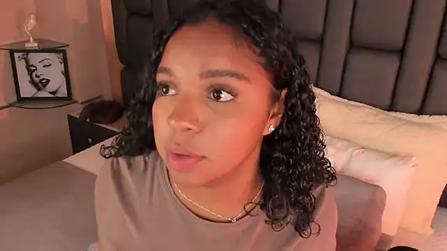 LisaMendez online show from October 2025 01:03:01 AM