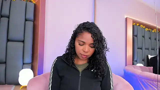 LisaMendez online show from November 2025 01:05:02 AM