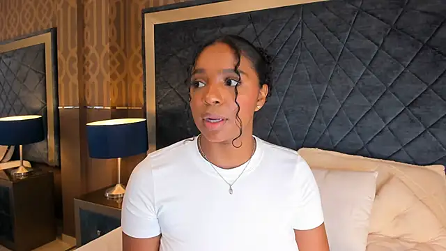 LisaMendez online show from July 2026 11:31:01 PM