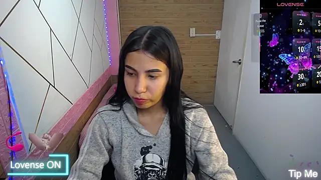 isabella rossee online show from November 2025 07:58:02 PM