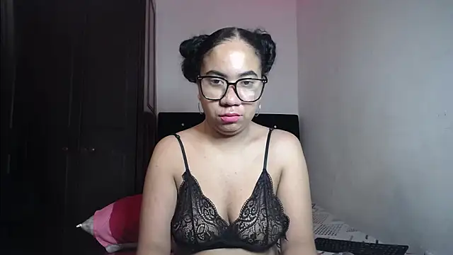 Kristynsmith online show from September 2025 03:19:01 AM