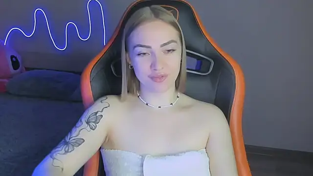 LaraKrein lk online show from November 2025 01:49:02 PM