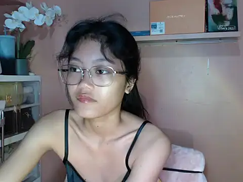 Snapshot of skinny_gracie chatting on September 2025 02:46:02 AM skinny gracie online show from September 2025 02:46:02 AM