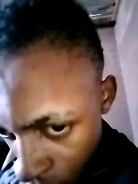 Snapshot of CrepedTrek chatting on October 2025 12:03:02 PM CrepedTrek online show from October 2025 12:03:02 PM