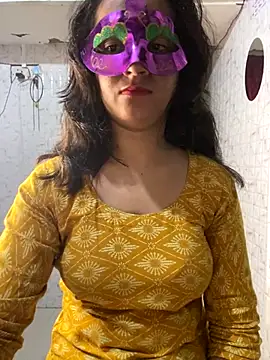 MONA 0213 online show from October 2025 06:41:02 PM