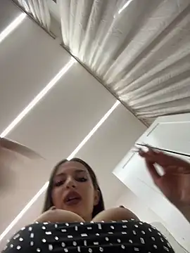 Anyssia online show from March 2026 06:44:02 PM